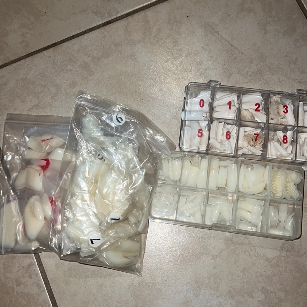 Artificial Nail Tips - image 1